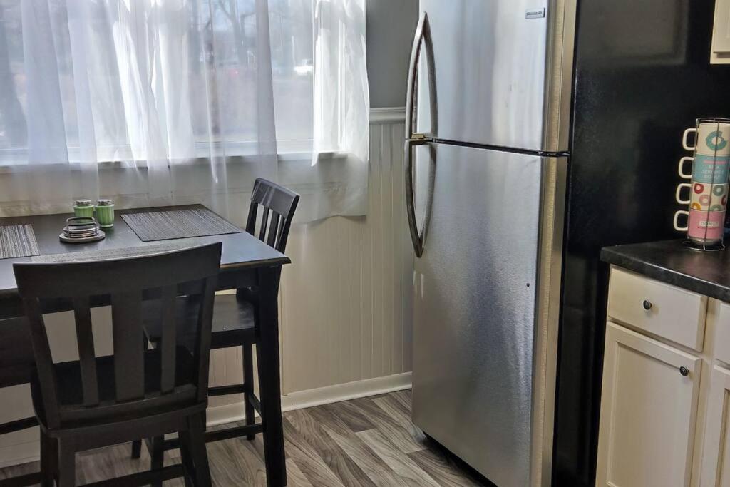 Perfect Combo Of Charm & Comfort- 2Bedroom Home Noblesville Εξωτερικό φωτογραφία